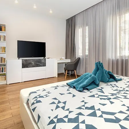 Beautiful 1bd Flat With A Parking Spot In The Centre * Пловдив