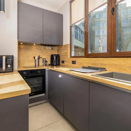 Beautiful 1bd Flat With A Parking Spot In The Centre Апартамент